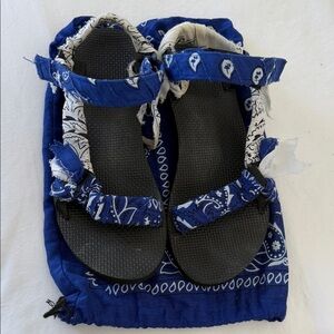 Arizona Love Trekky Blue and White Bandana Strap Sandals 9.5
